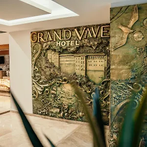 4* Отель Grand Vaves